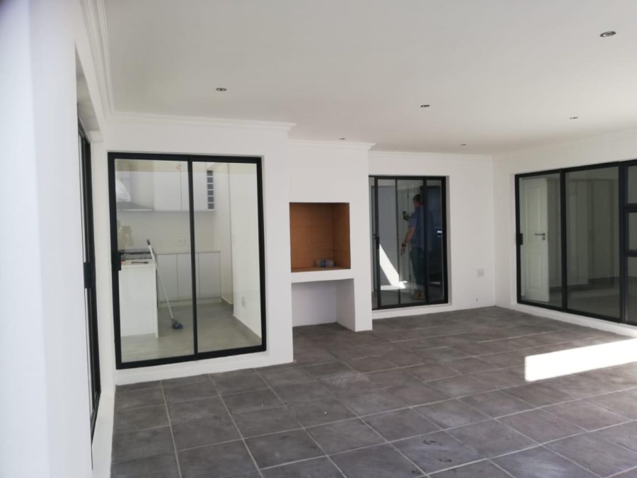3 Bedroom Property for Sale in Parklands North Western Cape